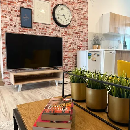 120M2 Apartament Las I Jezioro Apartment *