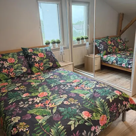 120M2 Apartament Las I Jezioro Apartment