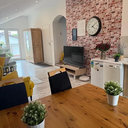 120M2 Apartament Las I Jezioro Apartment